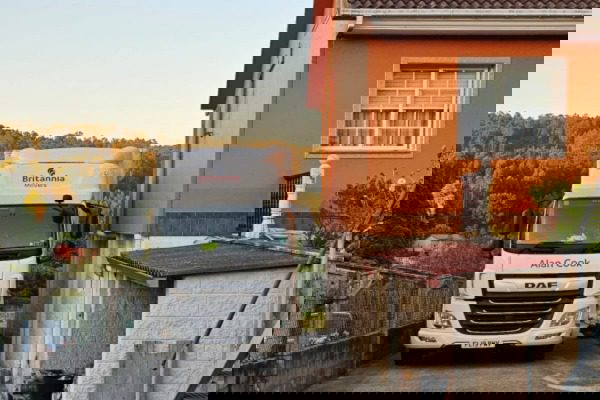 Default Image Alt Text